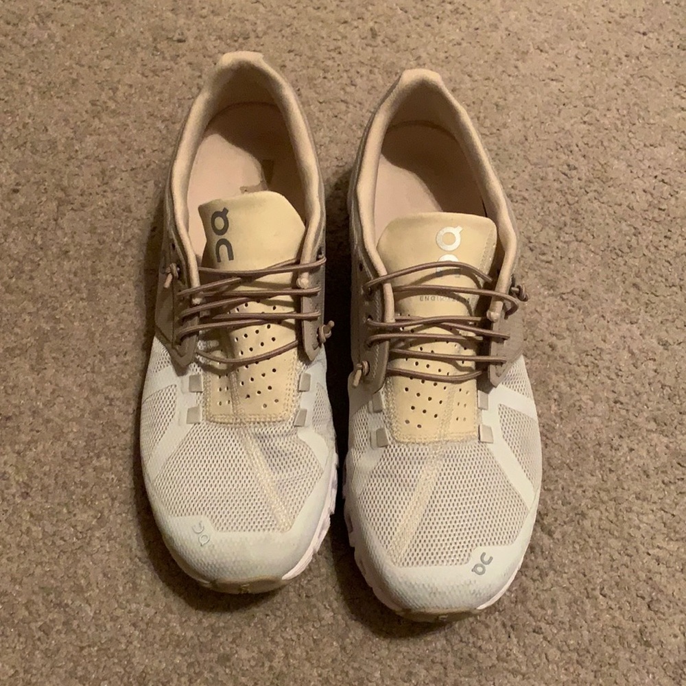 On-Cloud tennis shoes.